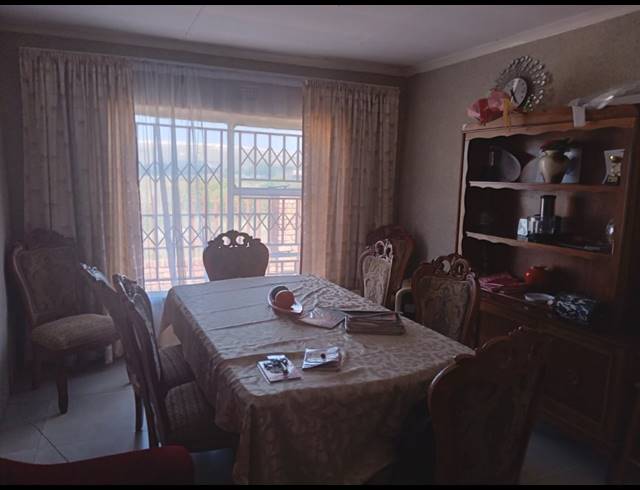 2 BEDROOM HOUSE FOR SALE IN TSAKANE